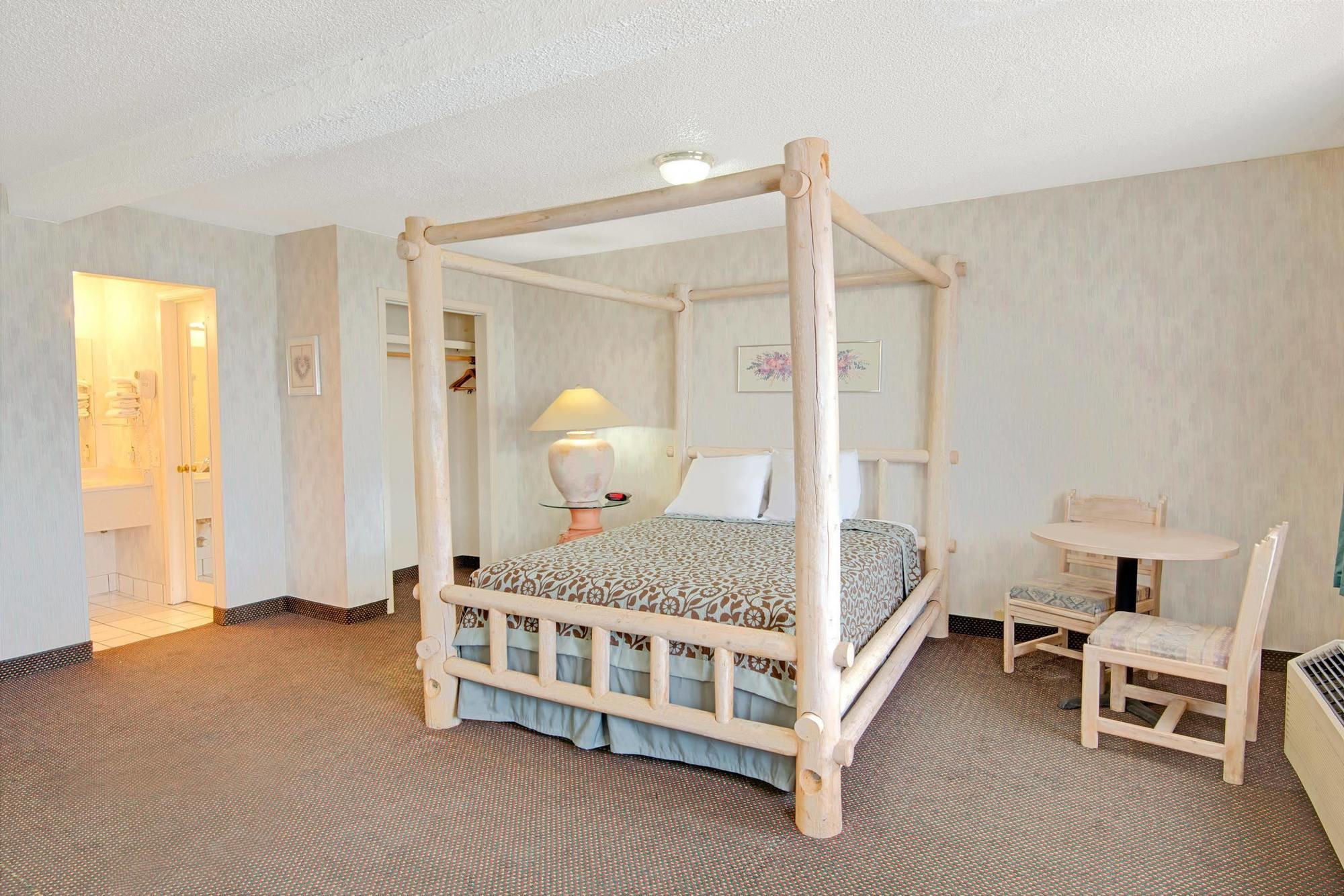 Midtown Inn & Suites Албукерке Екстериор снимка