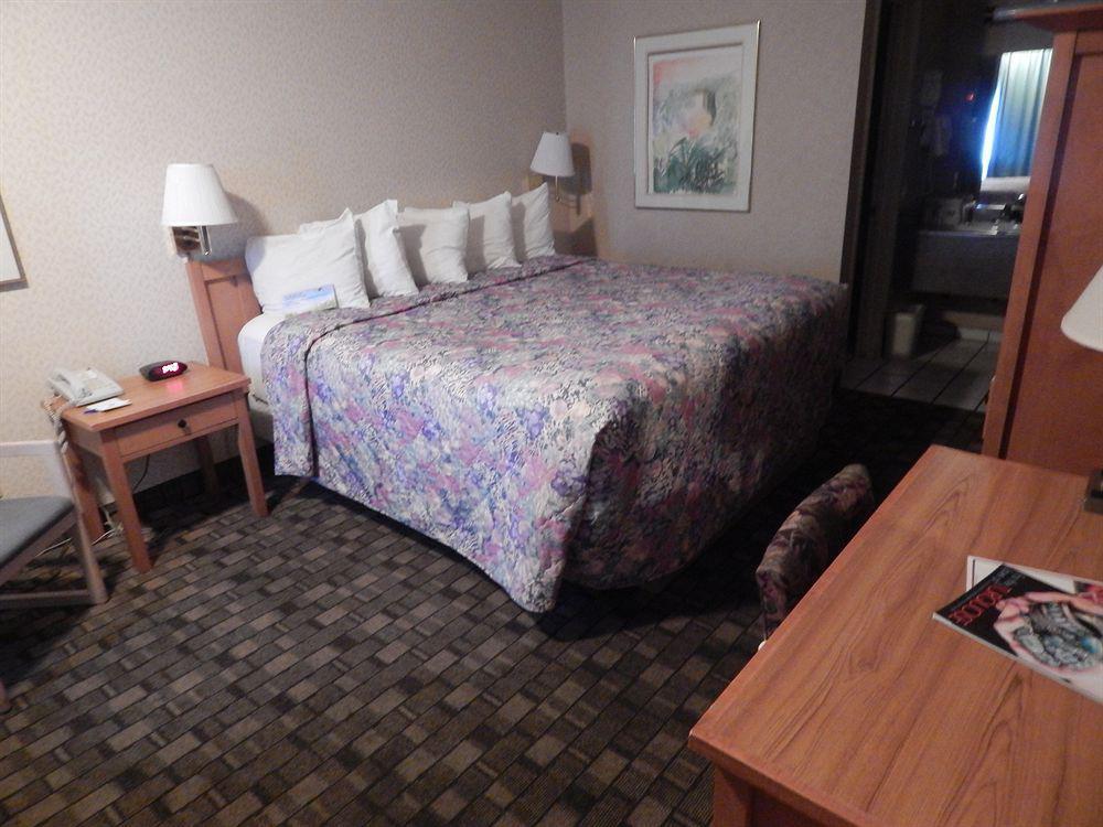 Midtown Inn & Suites Албукерке Екстериор снимка
